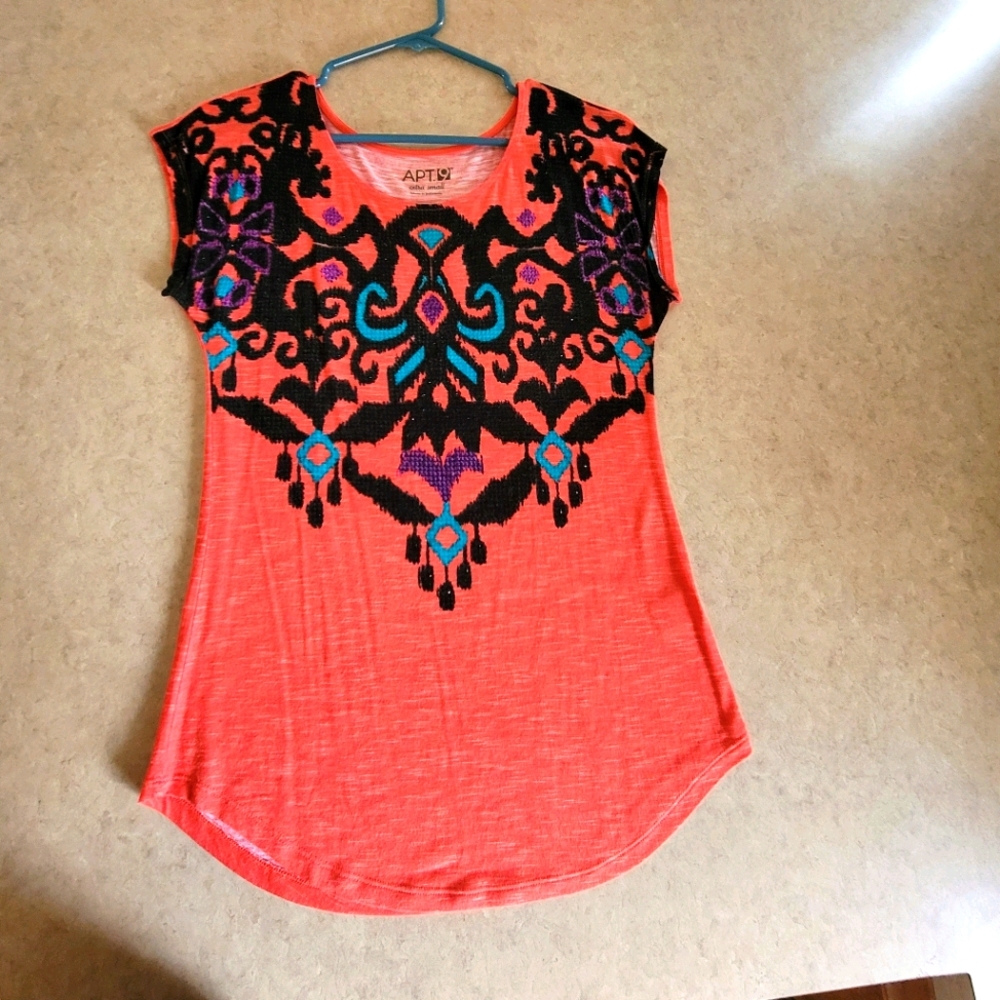 Apt 9 top 5/$20